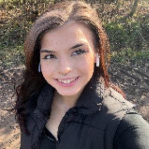 Holly F. - Tutor in Retford