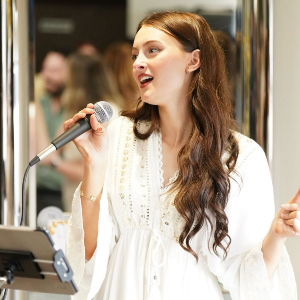 Poppy B. - Tutor in Dartford